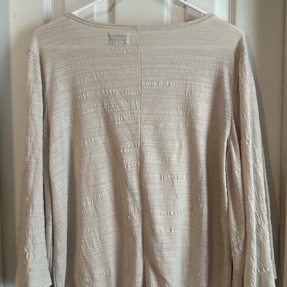 Top - Picture 2 of 4